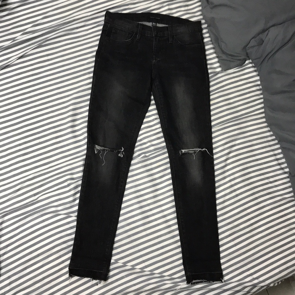 Raw hem stretchy skinny jeans